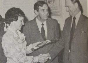 PT-The_presentation_of_the_Chamber_of_Mines_Bronze_Medal-1978