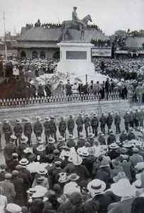 PT-Cecil_John_Rhodes_Statue-Unveiling-1907
