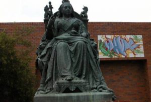 PT-Queen_Victoria_Statue-1906